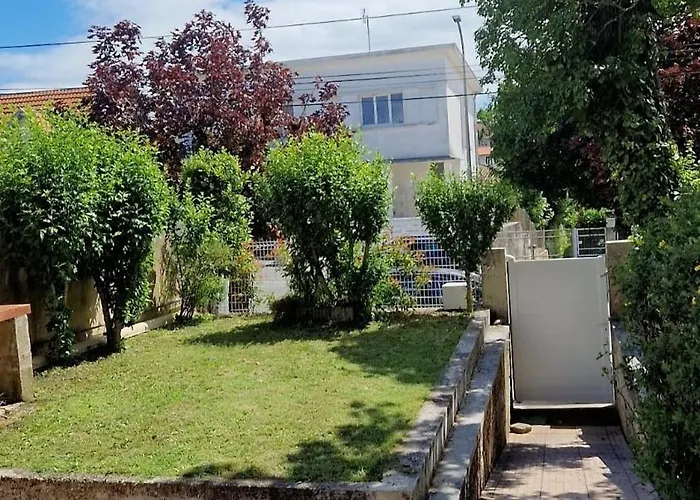 Casa de Férias Escapade à - A 5min De La Gare Jardin