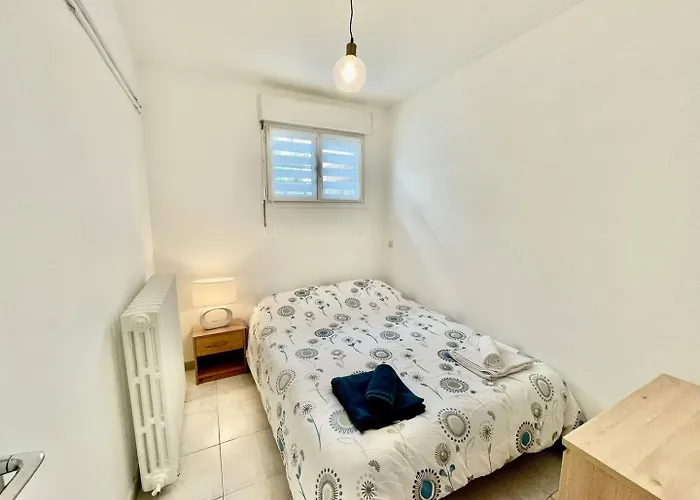 Escapade à - A 5min De La Gare Jardin Casa de Férias *