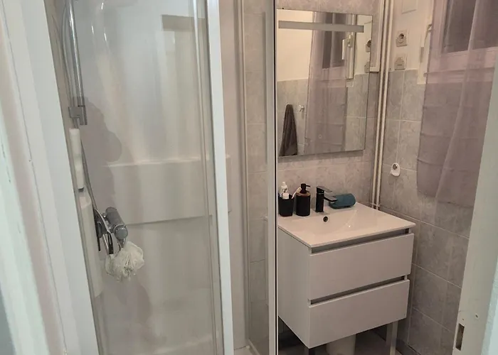 Casa de Férias Escapade à - A 5min De La Gare Jardin